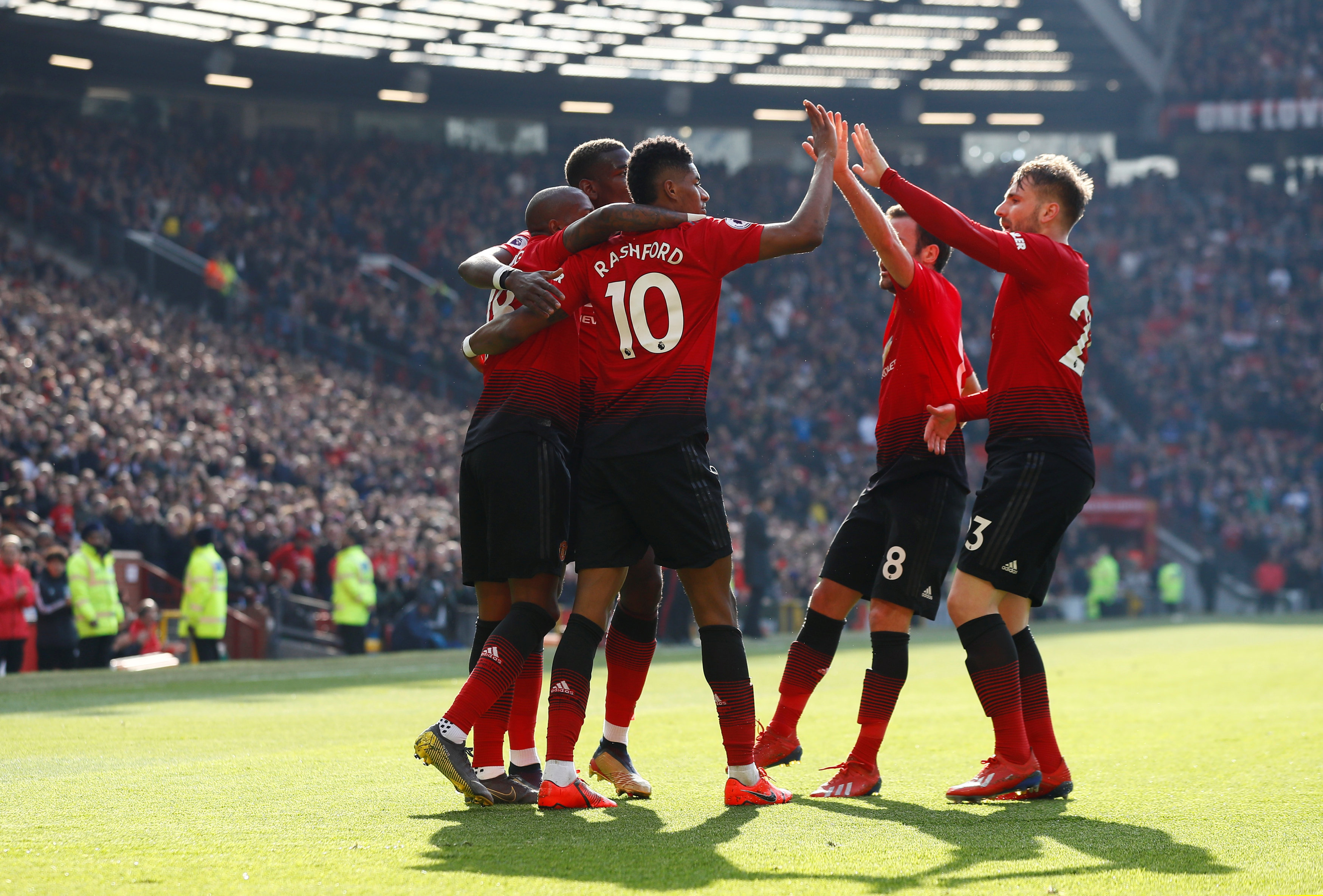 尤其是在充 尤其是在充